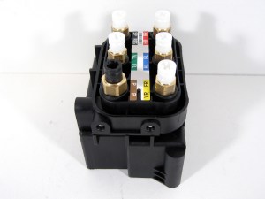 Блок клапанов пневмоподвески Mercedes ML W166 Mercedes
